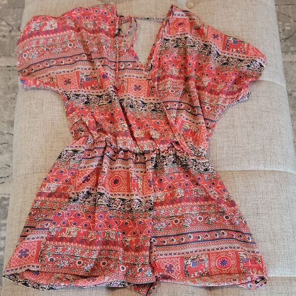 Flowy Romper  - Picture 1 of 8